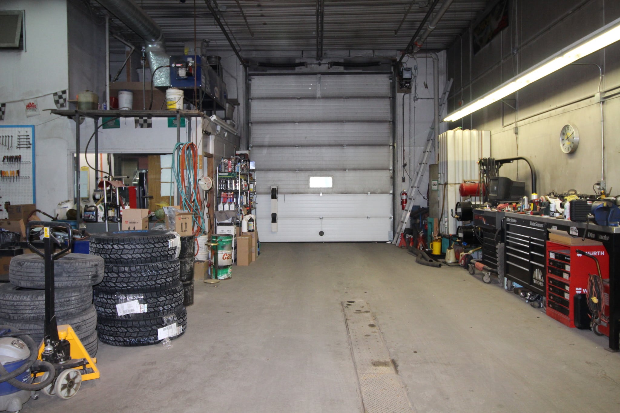 426 10 St N, Lethbridge, AB for lease Primary Photo- Image 1 of 6