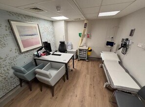 6-12 Charles Clowes Walk, London for lease Interior Photo- Image 1 of 1