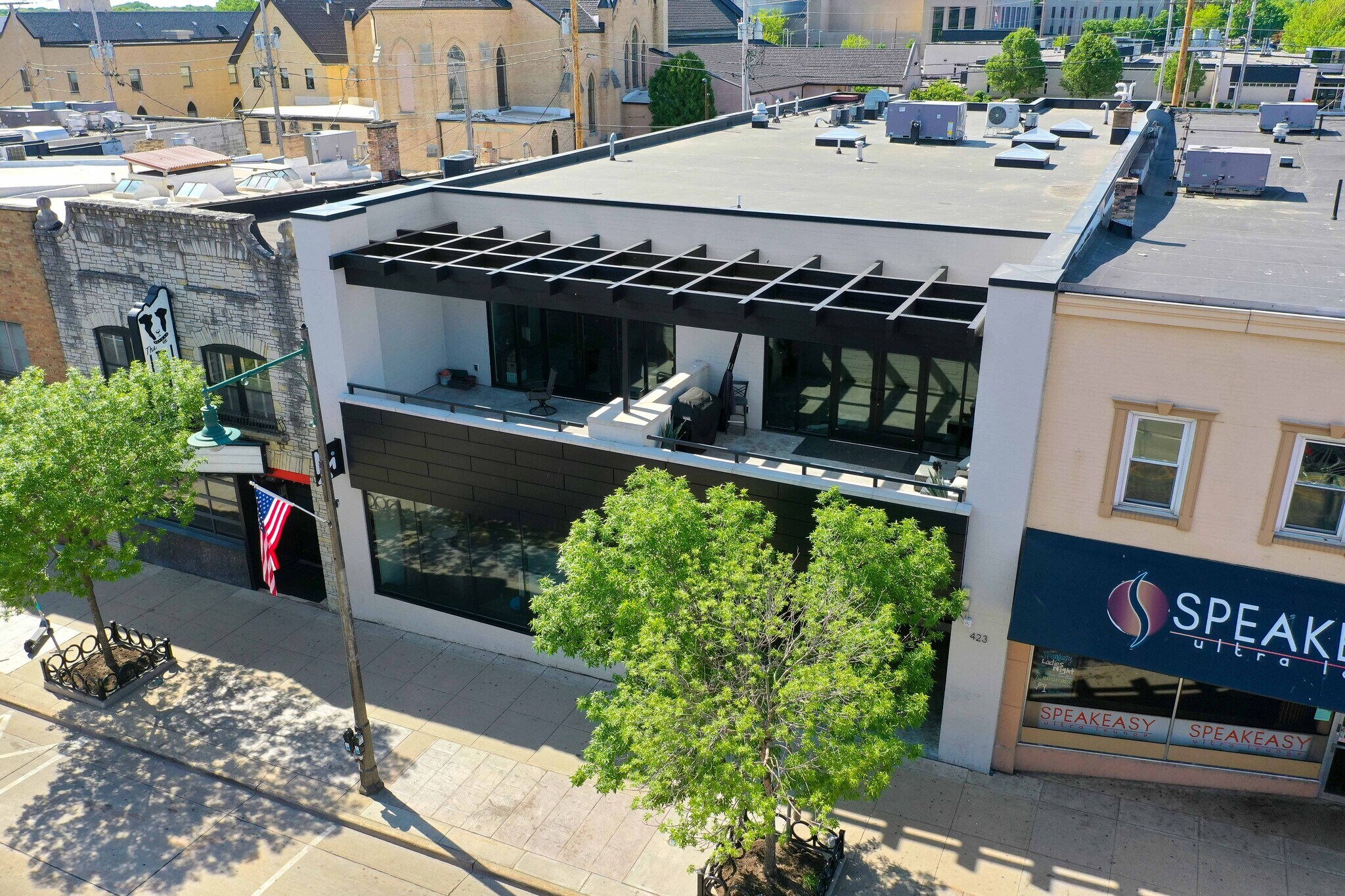 423 W College Ave, Appleton, WI for lease Primary Photo- Image 1 of 32