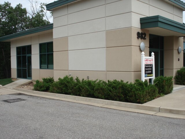 982 Parkside Village Ln, Osage Beach, MO for sale - Building Photo - Image 2 of 11