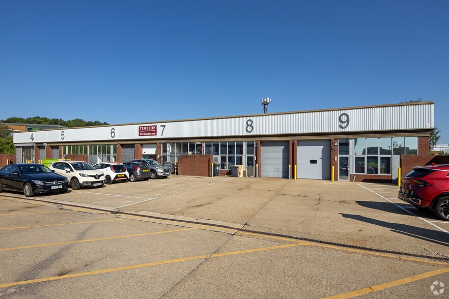 Hall Rd, Hemel Hempstead for lease - Building Photo - Image 3 of 3