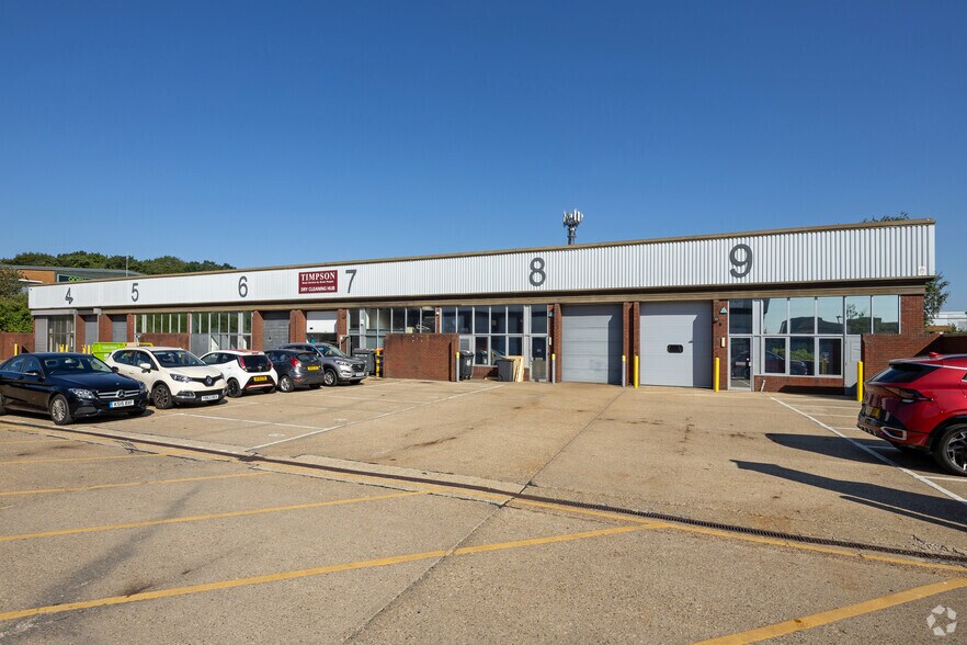 Hall Rd, Hemel Hempstead à louer - Photo du bâtiment - Image 3 de 3