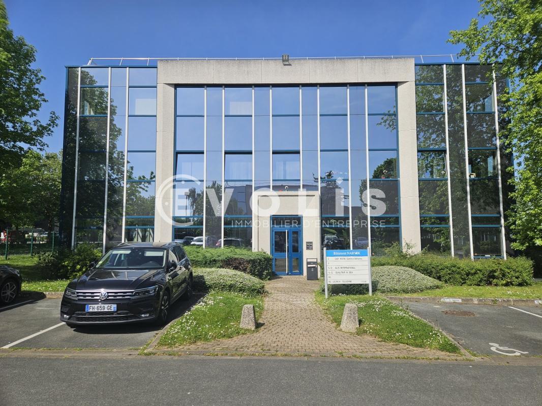 Office in Villebon Sur Yvette for lease Building Photo- Image 1 of 33