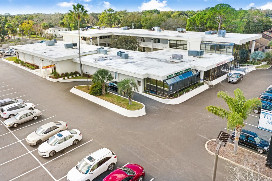 500 N Washington Ave, Titusville, FL à louer - Photo du bâtiment - Image 2 de 16