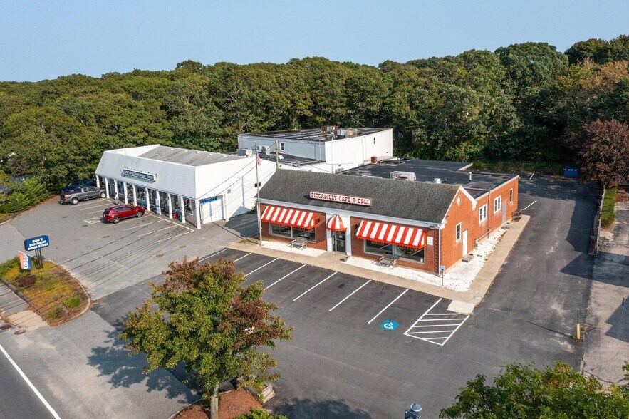 1105 MA-28 Rt, South Yarmouth, MA à vendre - Photo principale - Image 2 de 53