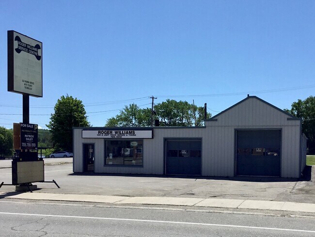 Plus de détails pour 40 King St E, Kawartha Lakes, ON - Commerce de détail à vendre