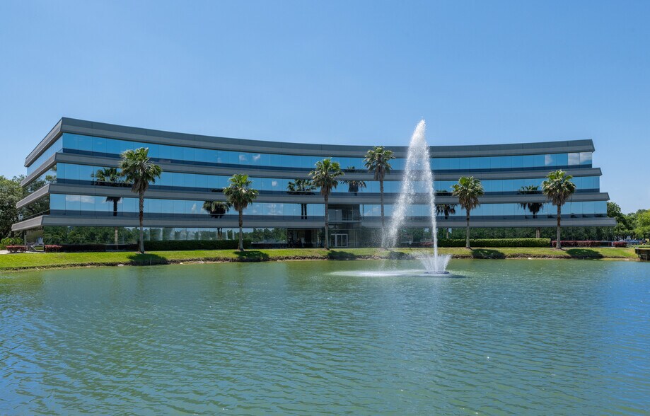 4190 Belfort Rd, Jacksonville, FL à louer - Photo du bâtiment - Image 3 de 3