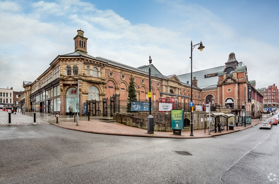 Market Pl, Bolton à louer - Photo du bâtiment - Image 2 de 2