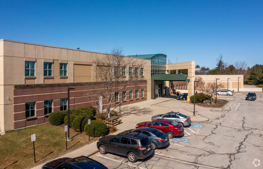 840 Winter St, Waltham, MA à louer - Photo du bâtiment - Image 2 de 5