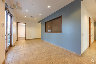 2905 Lake East Dr, Las Vegas, NV for lease Interior Photo- Image 2 of 13