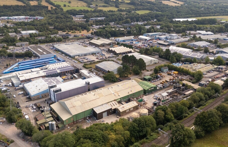 A18 Gwaelod-Y-Garth Rd, Pontypridd à vendre - Photo du bâtiment - Image 2 de 10