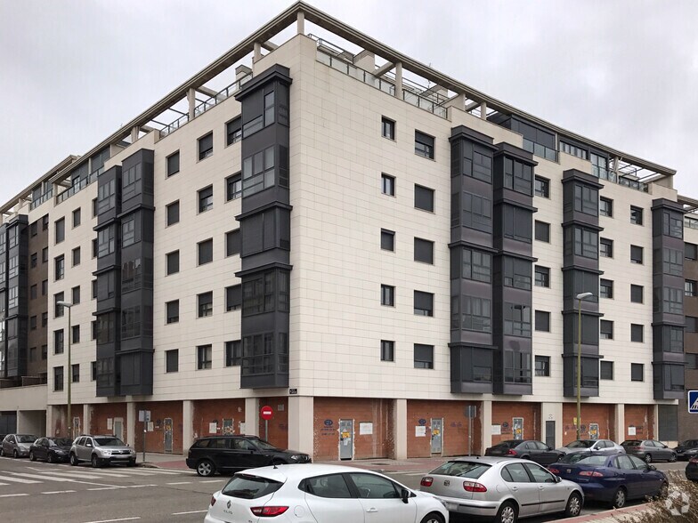 Calle Rabanal del camino, 15, Madrid, Madrid à vendre - Photo du bâtiment - Image 1 de 2