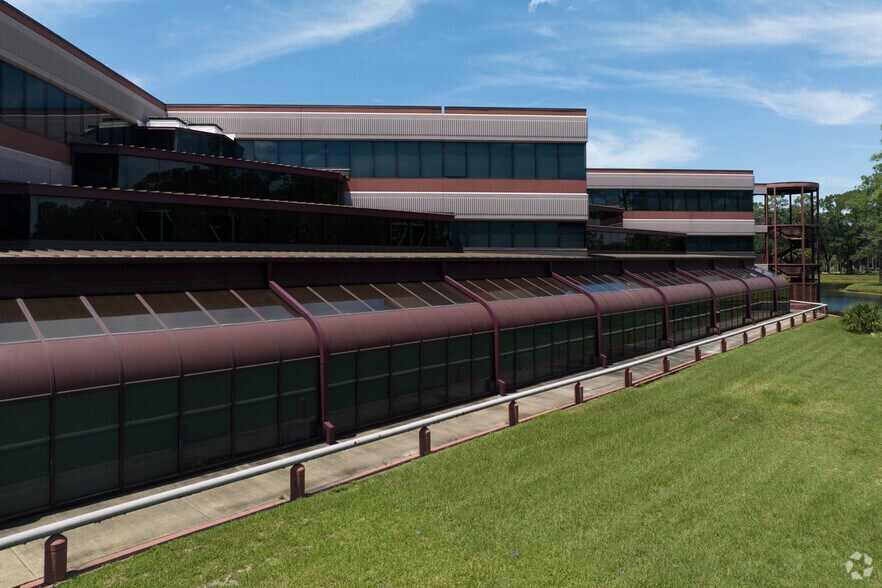 8000 Baymeadows Way, Jacksonville, FL à vendre - Photo du bâtiment - Image 2 de 6