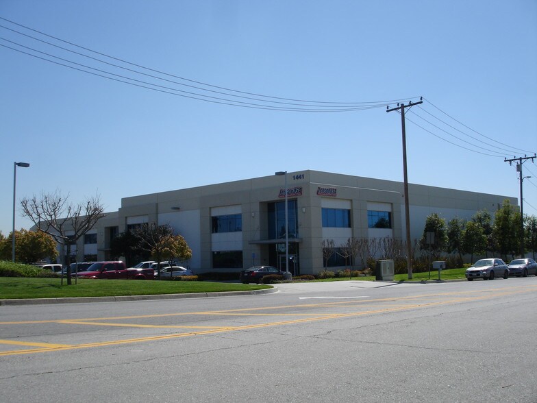 1441 S Carlos Ave, Ontario, CA à louer - Photo du bâtiment - Image 2 de 2
