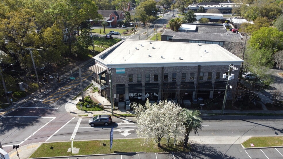 1240 Thomasville Rd, Tallahassee, FL à louer - Photo du bâtiment - Image 2 de 14