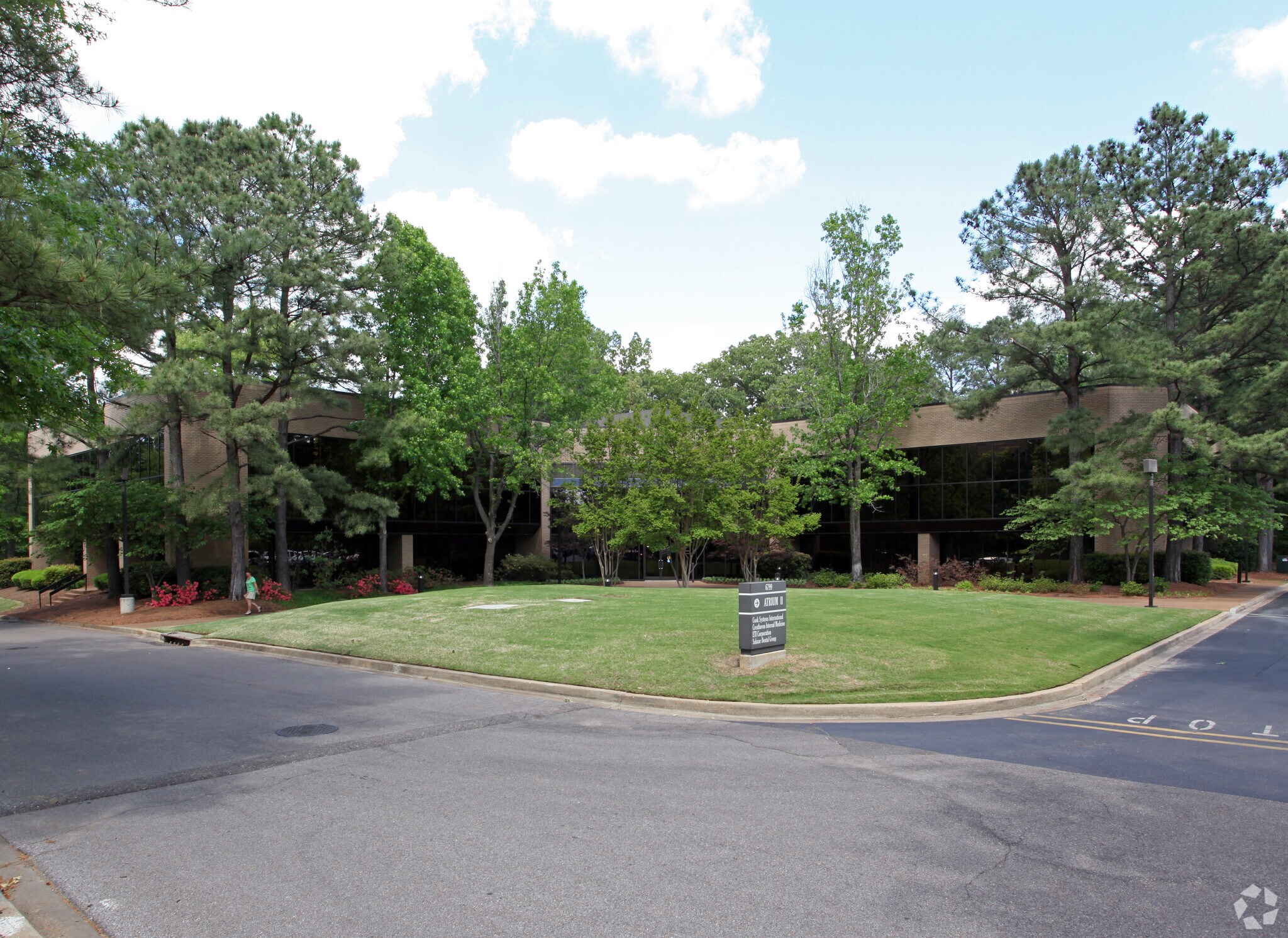6799 Great Oaks Rd, Memphis, TN à louer Photo principale- Image 1 de 6