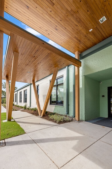 5841 Rivers Ave, North Charleston, SC for lease - Building Photo - Image 3 of 11