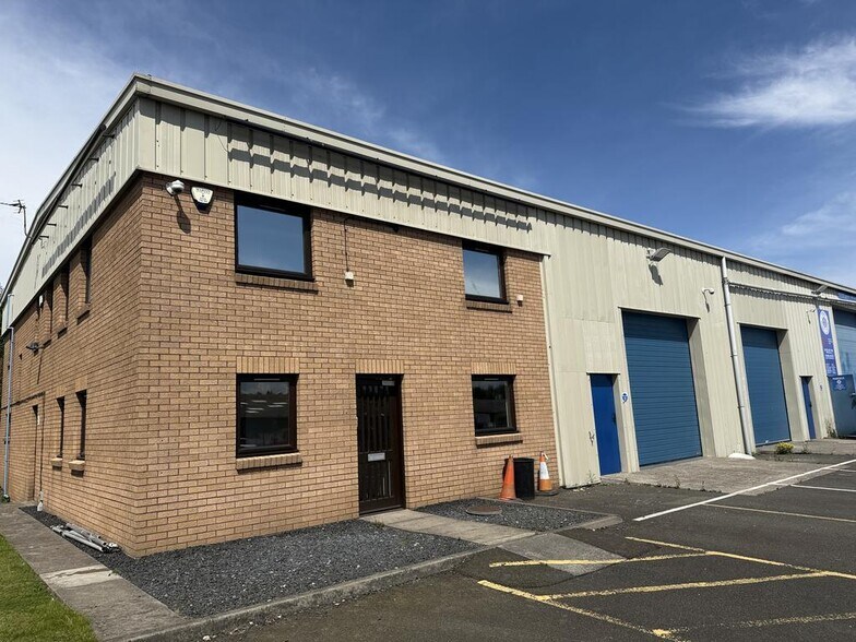 1-5 Merchant Pl, Kirkcaldy à louer - Photo du bâtiment - Image 3 de 8