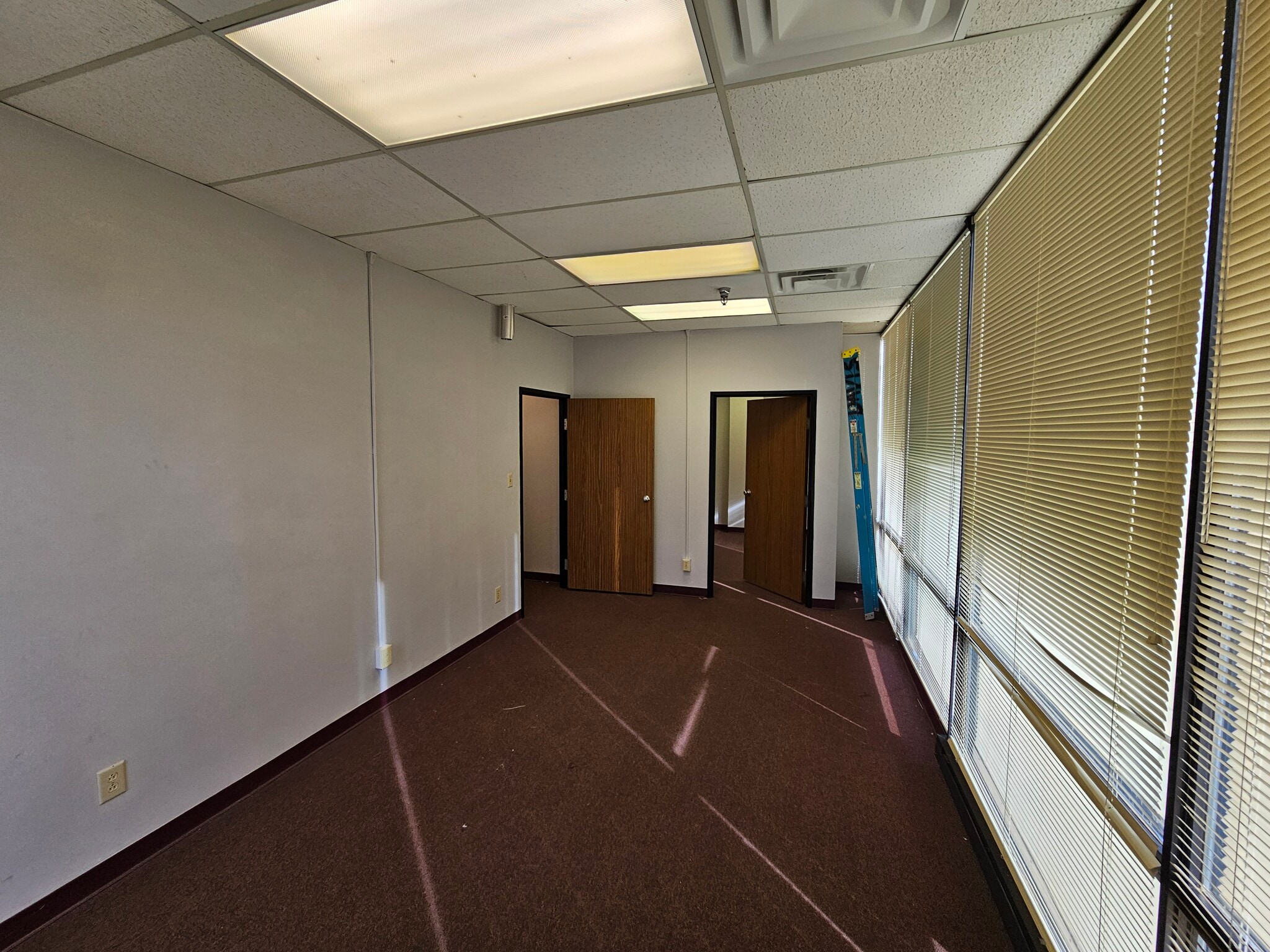 3737 N Meridian St, Indianapolis, IN for lease Interior Photo- Image 1 of 8