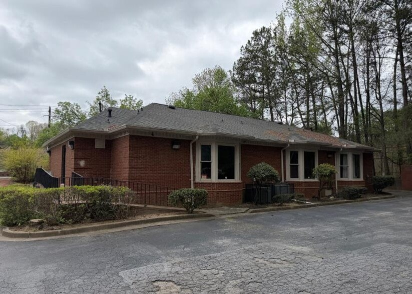 1177 Garden Walk Blvd, College Park, GA for lease - Building Photo - Image 3 of 4