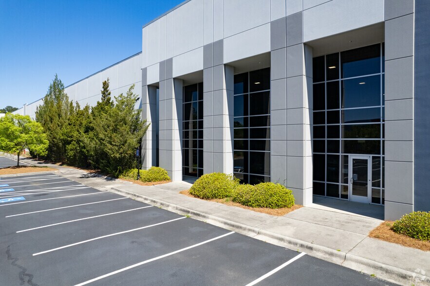 595 Northport Pky, Savannah, GA à louer - Photo du bâtiment - Image 2 de 4