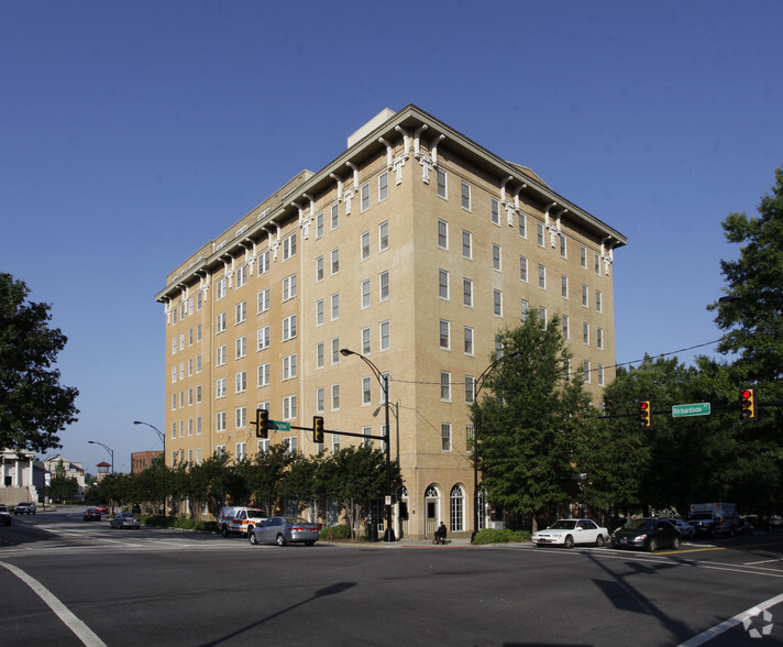 201 W Washington St, Greenville, SC à louer - Photo principale - Image 1 de 10