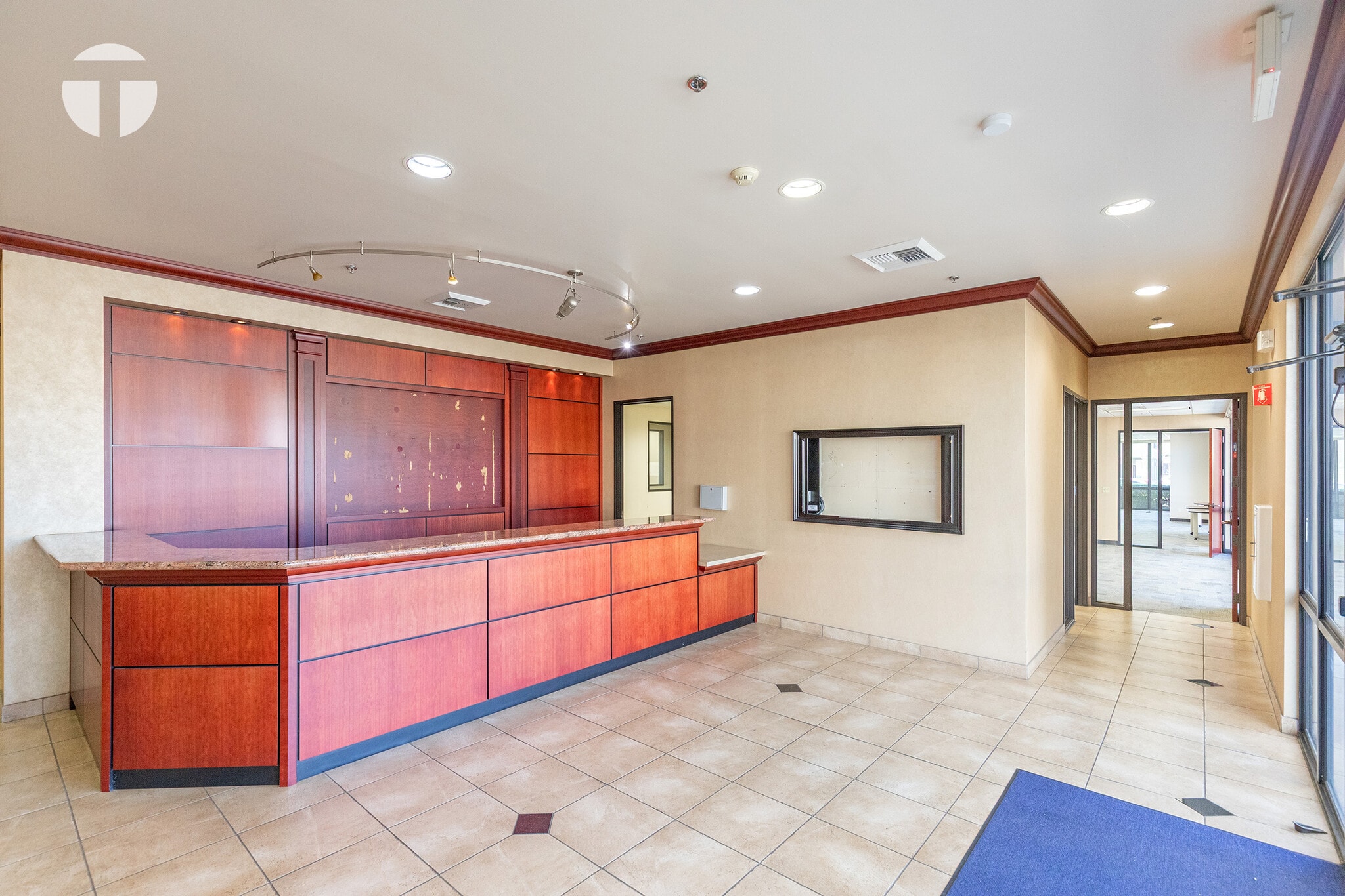 9591 Laguna Springs Dr, Elk Grove, CA for lease Interior Photo- Image 1 of 9