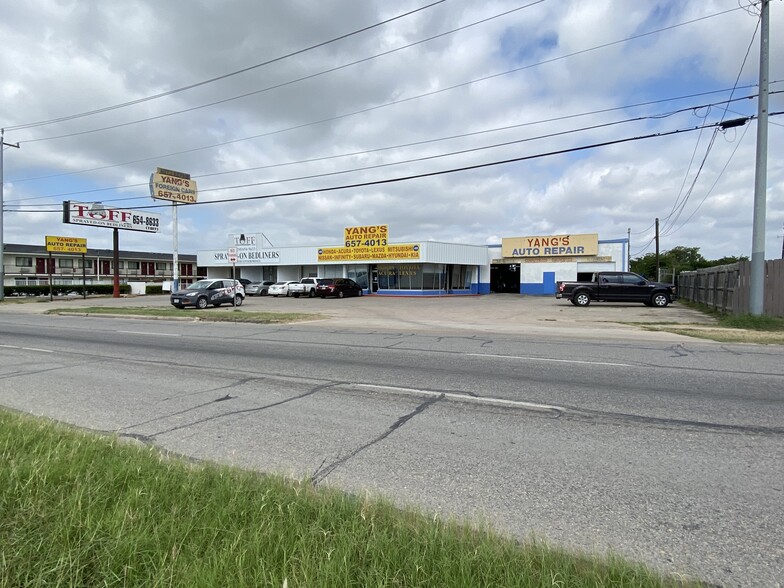 9523-9539 N Interstate 35, San Antonio, TX à vendre - Photo du bâtiment - Image 1 de 1