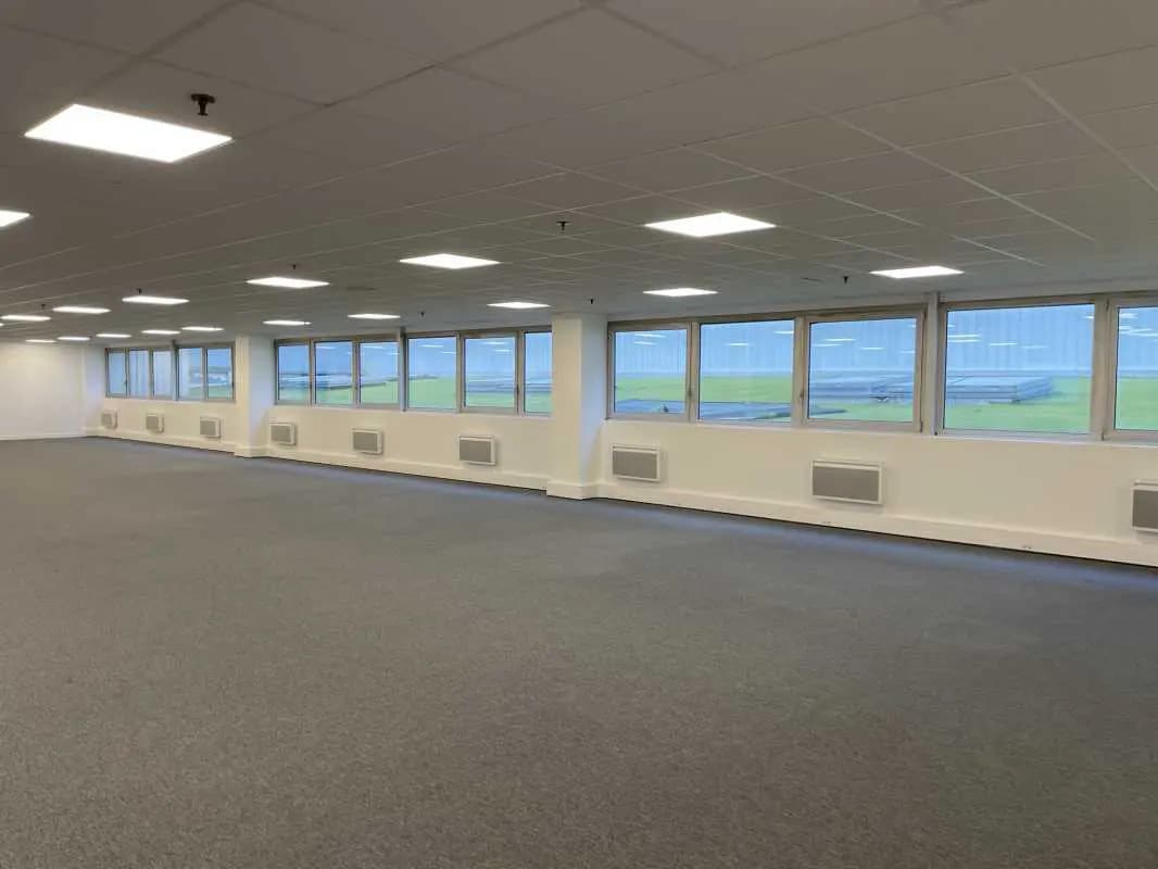 Bureau dans Croissy-Beaubourg à louer Photo intérieure- Image 1 de 1