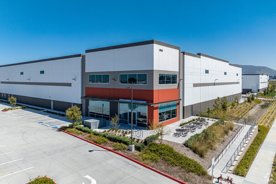 9040 Airway Rd, San Diego, CA à louer - Photo du bâtiment - Image 1 de 5