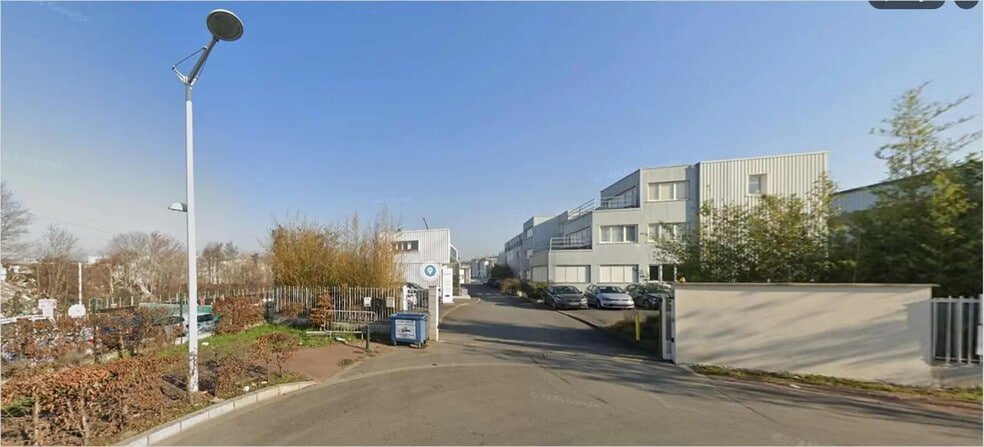 Flex in Nanterre for lease - Building Photo - Image 1 of 15
