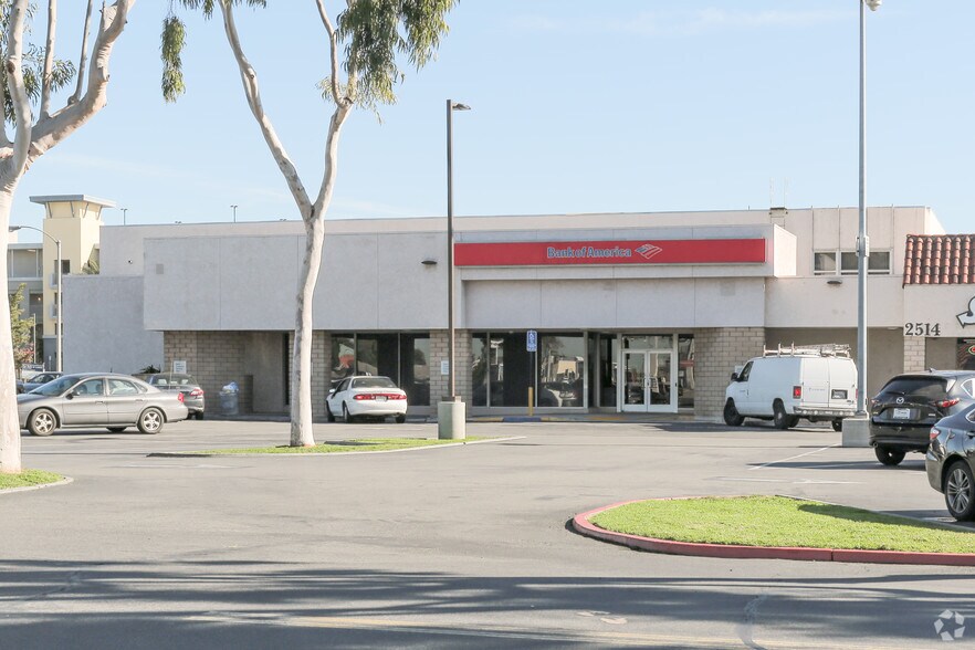 2516 E Chapman Ave, Fullerton, CA à vendre - Photo du bâtiment - Image 1 de 2