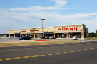 1700-1716 S 1st St, Chickasha, OK for lease Building Photo- Image 1 of 2