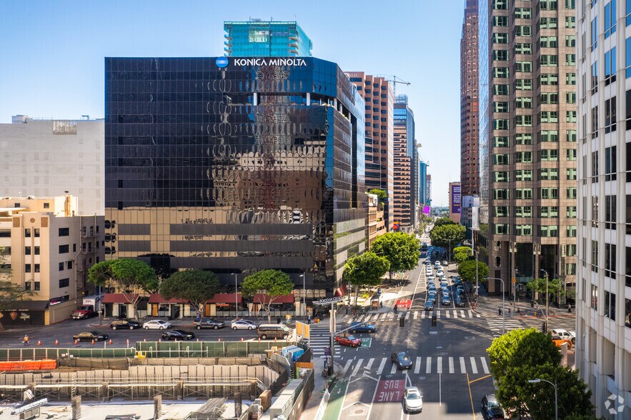 800 S Figueroa St, Los Angeles, CA à louer - Photo du bâtiment - Image 2 de 4