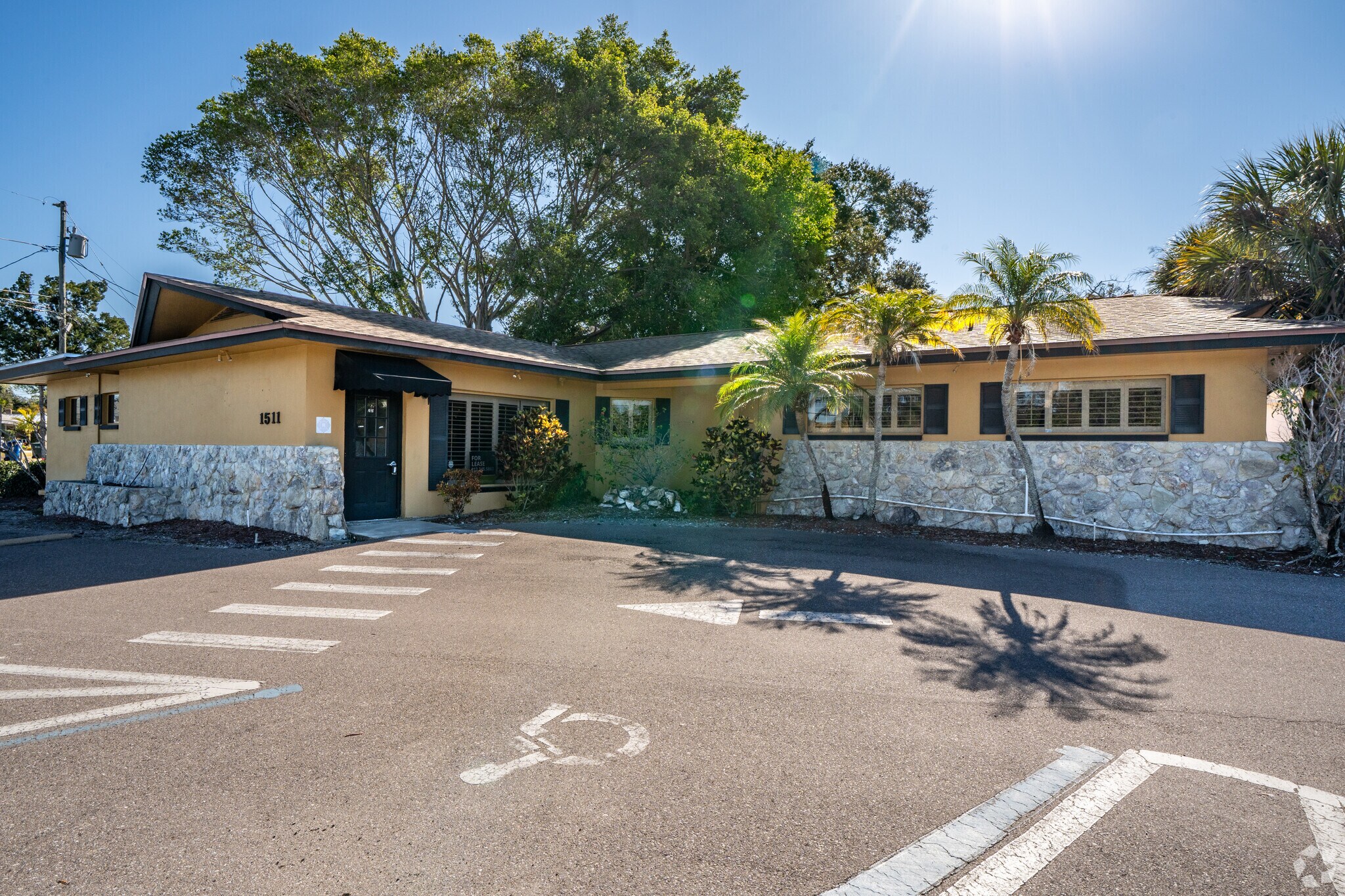 1511 Indian Rocks Rd S, Largo, FL à vendre Photo principale- Image 1 de 25