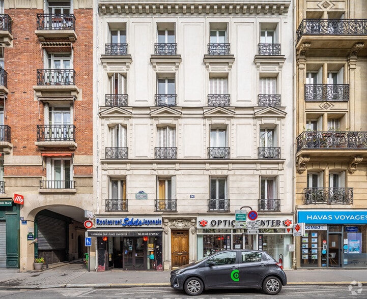 Retail in Paris for lease - Building Photo - Image 2 of 4