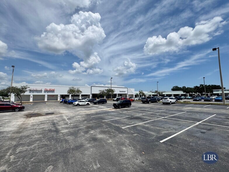 188-282 Barton Blvd, Rockledge, FL à louer - Photo du bâtiment - Image 2 de 17