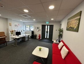 Units A & C Knaves Beech Way, Loudwater Way, High Wycombe for lease Interior Photo- Image 1 of 3