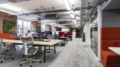 24-32 Stephenson Way, Londres à louer Photo intérieure- Image 1 de 2