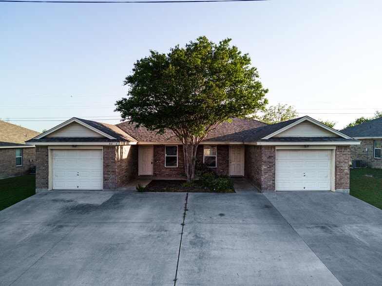 Central Texas Duplex Portfolio portfolio of 35 properties for sale on LoopNet.ca - Building Photo - Image 2 of 26