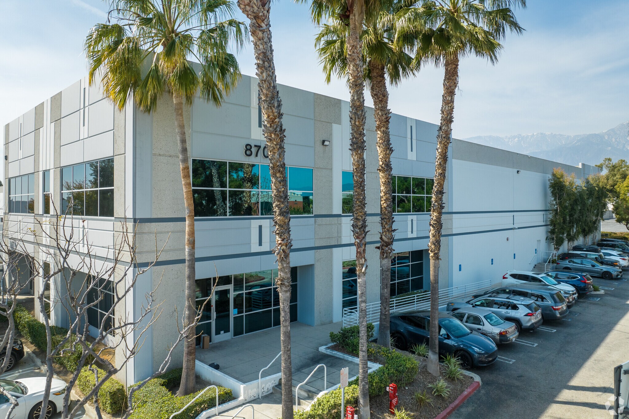 8700 White Oak Ave, Rancho Cucamonga, CA à louer Photo du bâtiment- Image 1 de 8