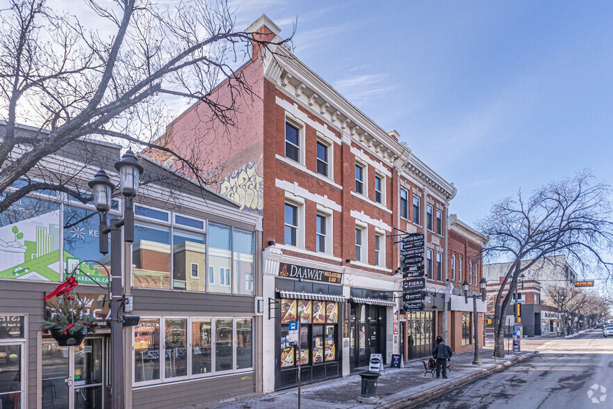 10355-10357 Whyte Av NW, Edmonton, AB for lease - Primary Photo - Image 1 of 5