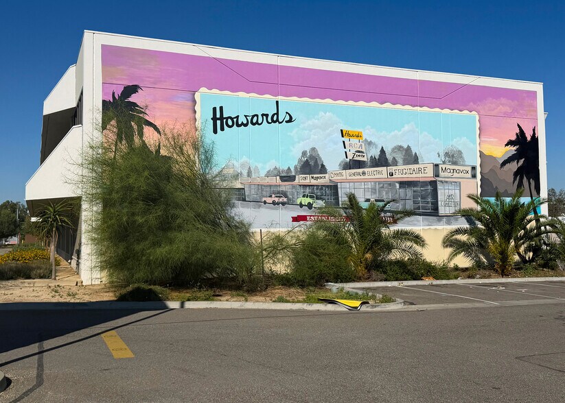 901 E Imperial Hwy, La Habra, CA à vendre - Photo du bâtiment - Image 2 de 23