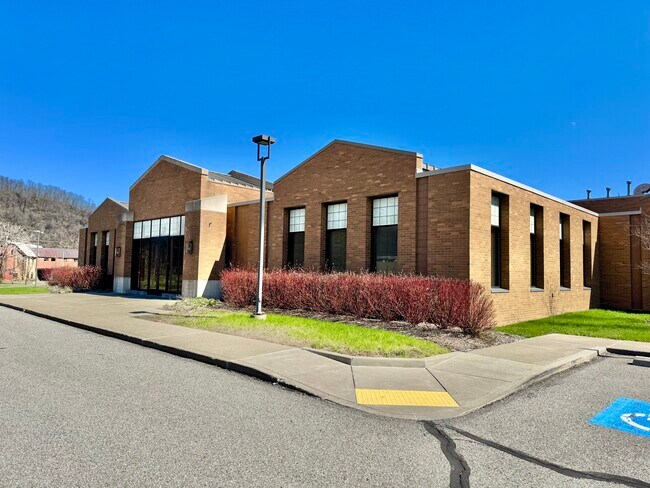 Plus de détails pour 200 Center St, McKeesport, PA - Industriel à louer