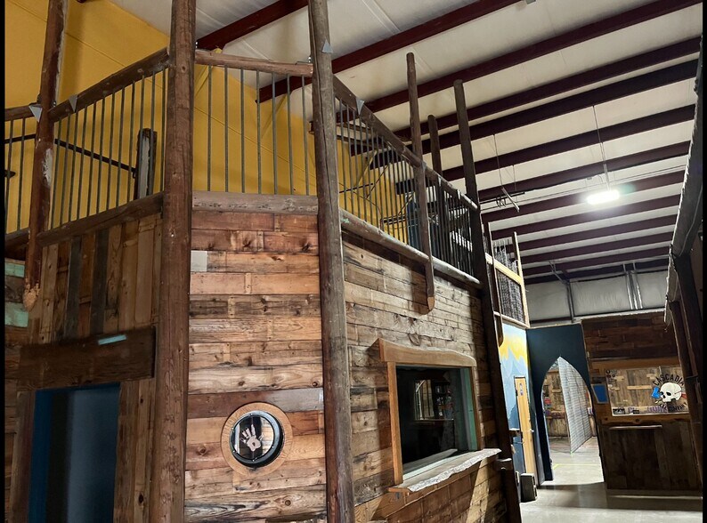 5681 Crater Lake Hwy, Central Point, OR à louer - Photo intérieure - Image 3 de 14