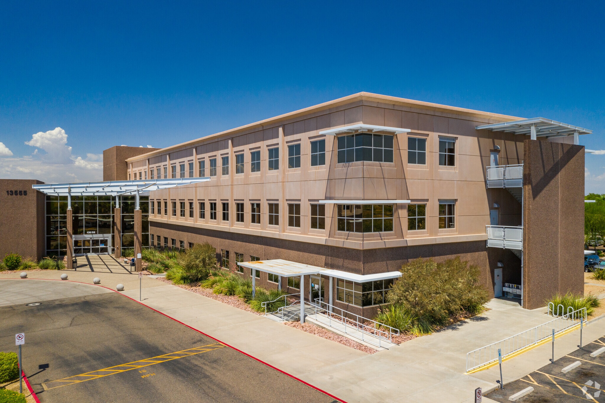 13555 W McDowell Rd, Goodyear, AZ for lease Primary Photo- Image 1 of 5