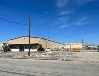 Plus de détails pour 2105 Mannix Dr, San Antonio, TX - Local d'activités à louer