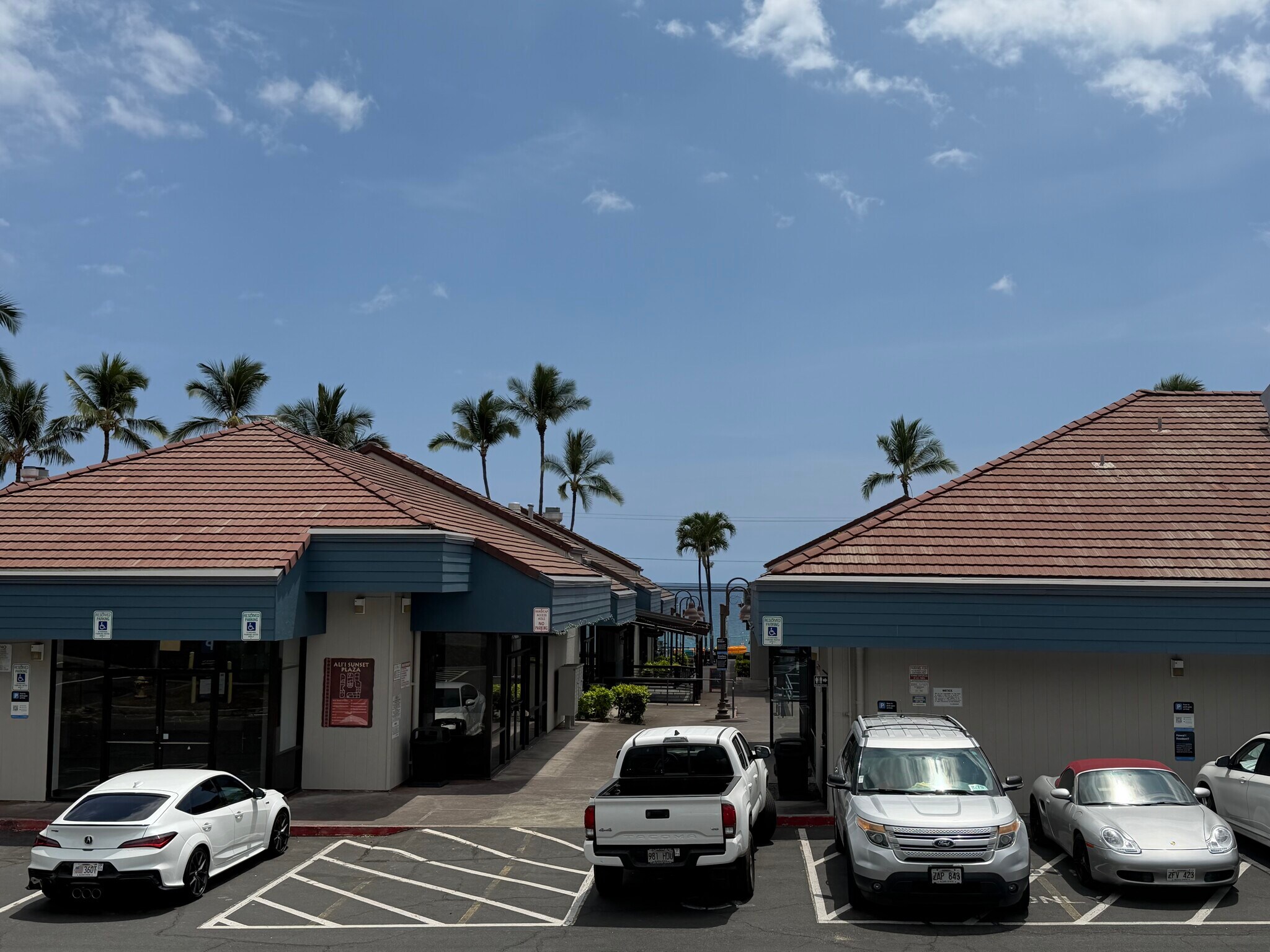 75-5799 Alii Dr, Kailua Kona, HI à louer Photo du bâtiment- Image 1 de 5