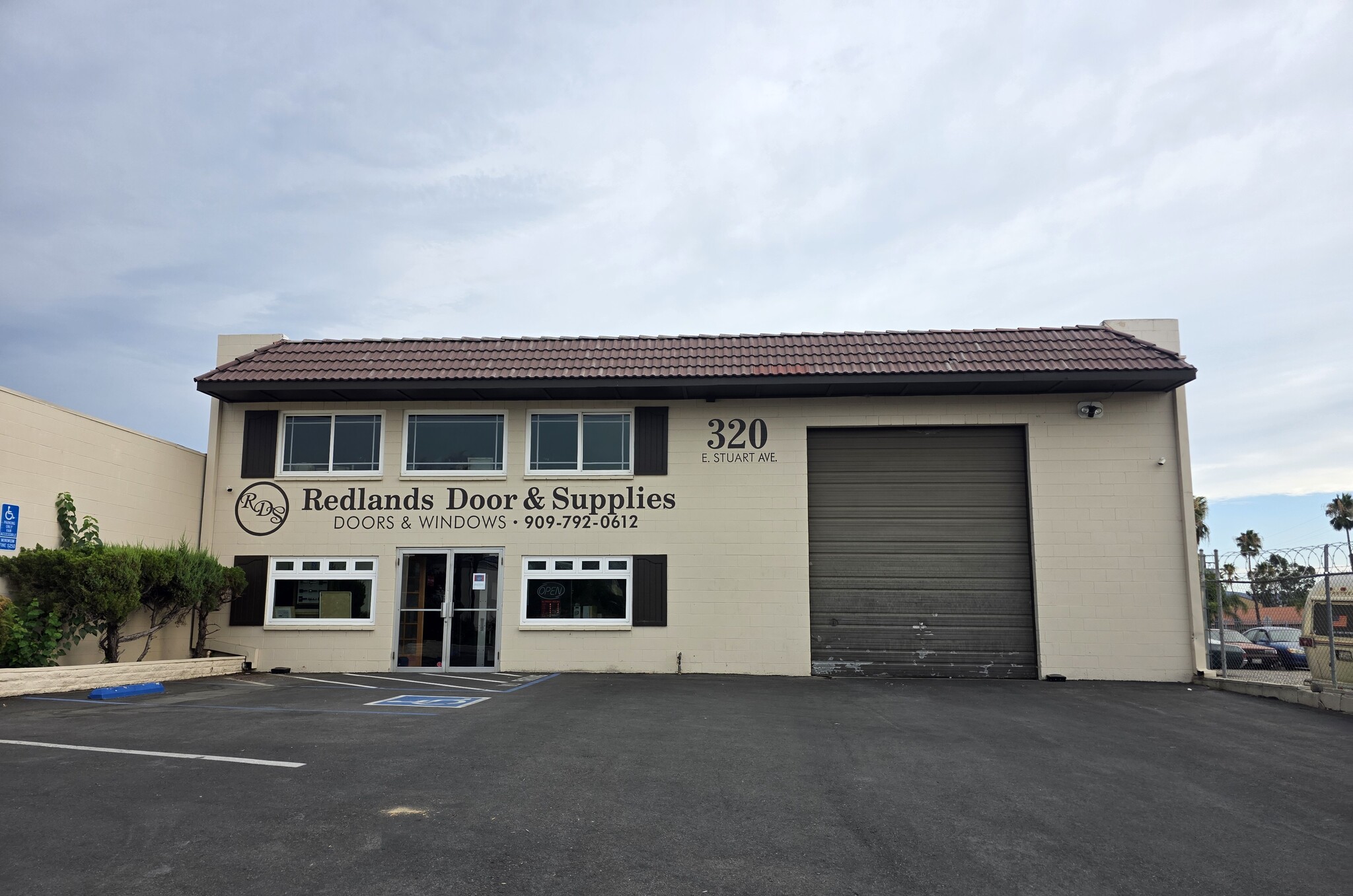320 E Stuart Ave, Redlands, CA for lease Primary Photo- Image 1 of 5
