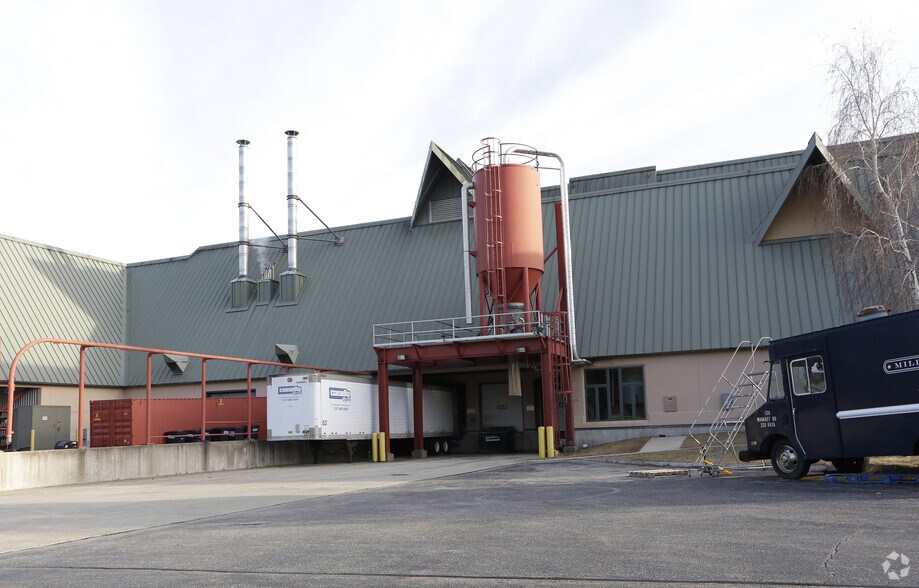 35 Corporate Dr, Portsmouth, NH for sale - Building Photo - Image 3 of 8